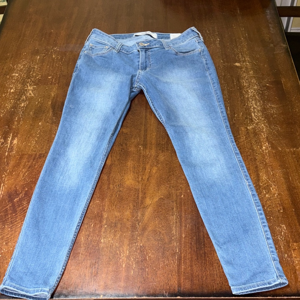 Hollister Light Blue Curvy low rise Women's Super Skinny Jeans